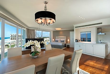 Presidential Suite (2 Adults + 1 Child)