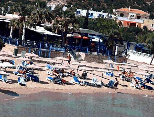 Vardes Hotel Studios