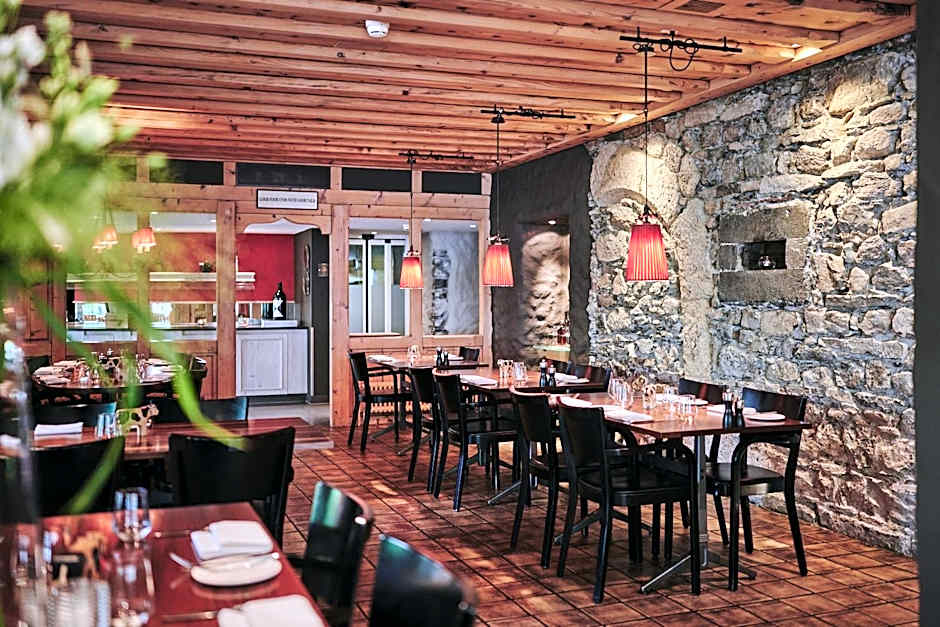 5th Floor Basic Rooms - shared bathrooms