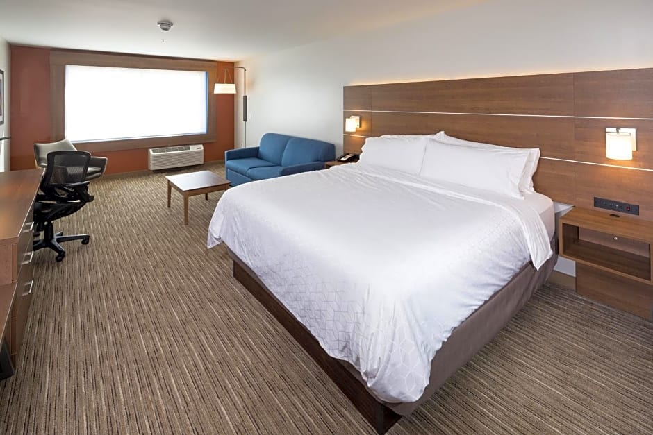 Holiday Inn Express & Suites Alpena - Downtown, an IHG Hotel