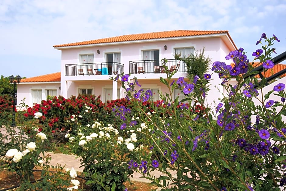 Akamanthea Holiday Village