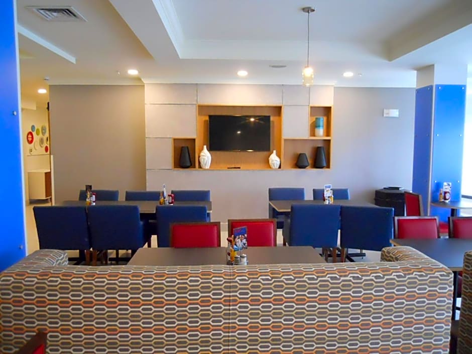 Holiday Inn Express Hotel & Suites Bethlehem Airport/Allentown area By IHG