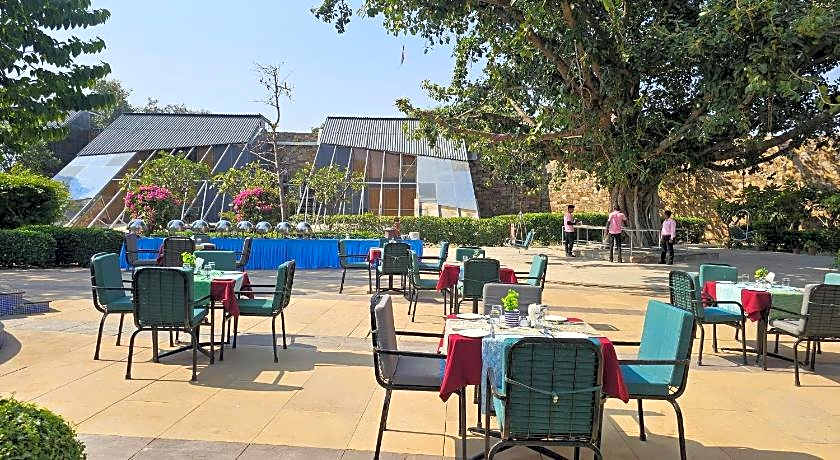 Mana Hotels