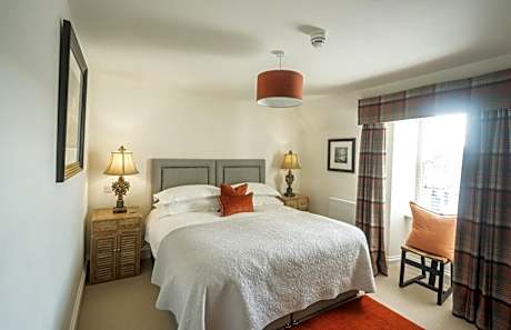 Twin Room with Private Bathroom