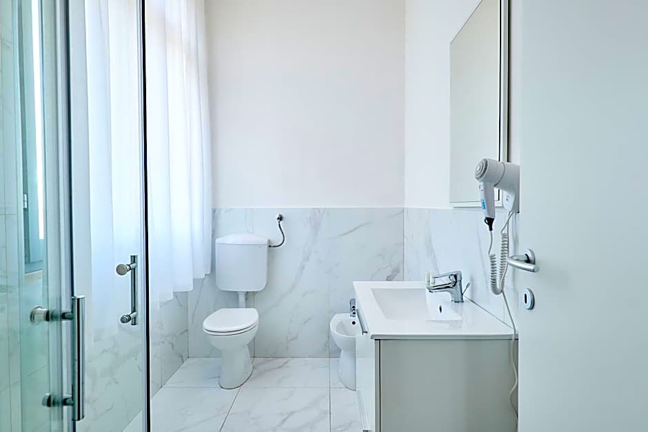 Soleē, Family Holidays & Hostelling