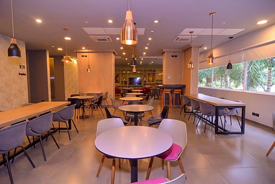 City Express Plus by Marriott Medellín Colombia