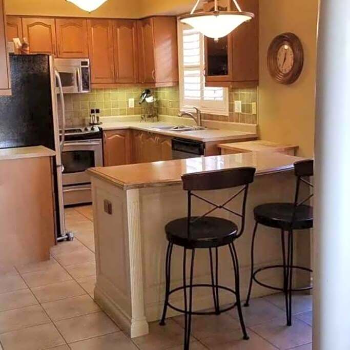 Top Floor of House in S Vaughan All to Yourself