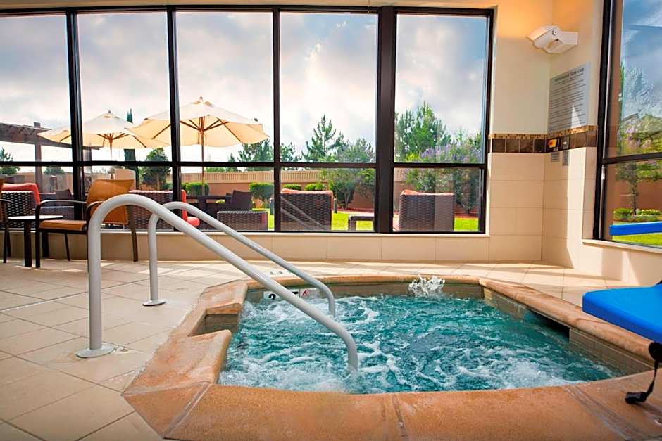 Courtyard by Marriott Warner Robins