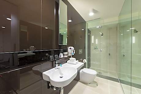 Superior Twin Room with No Housekeeping (2 Twin Beds)