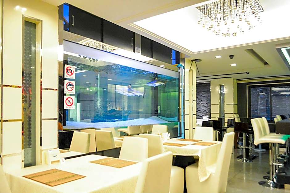 Gusto Pratunam Hotel