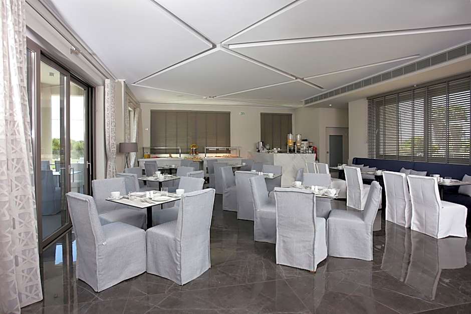 Lagouvardos Village Hotel