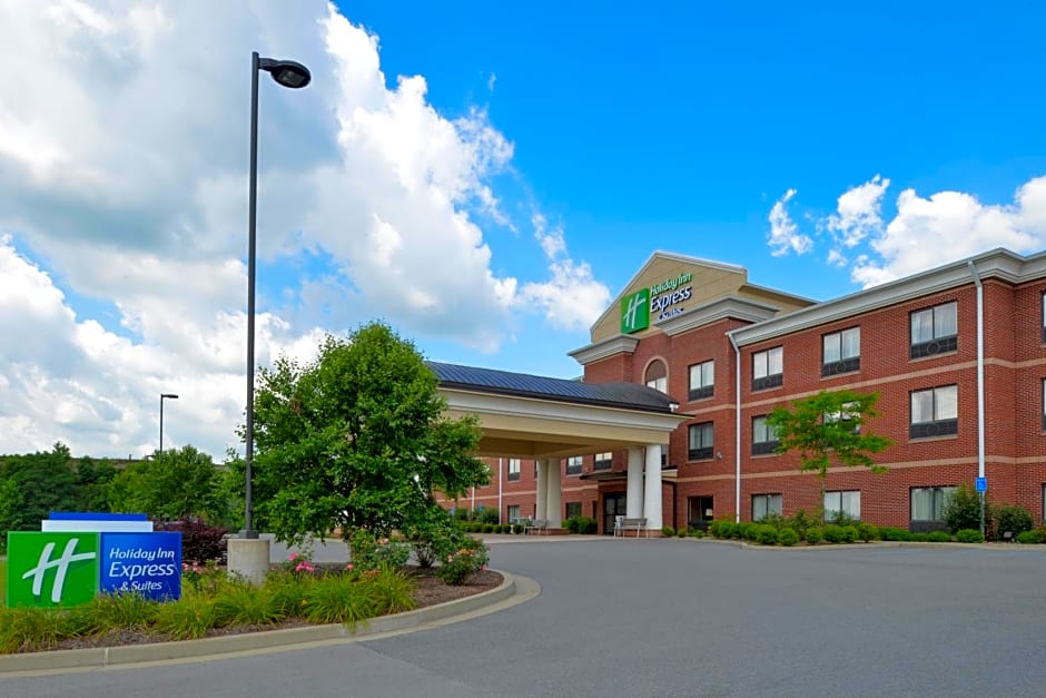 Holiday Inn Express & Suites Bridgeport