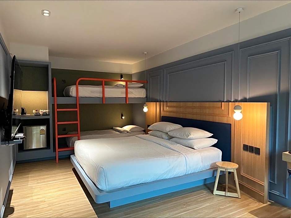 Photo 1 of 5 of Junior Suite, Garden View