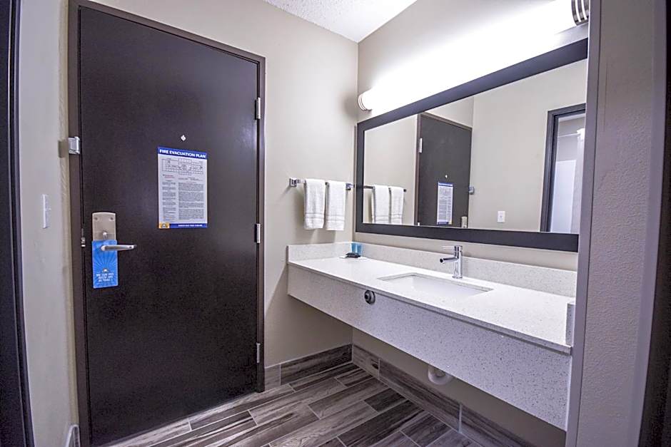 Days Inn & Suites by Wyndham Wisconsin Dells