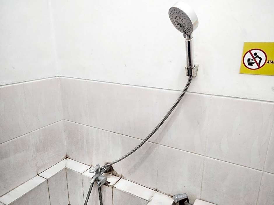 Sartika Hotel Mitra RedDoorz Pati