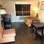 Manhattan Inn & Suites