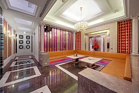 Presidential Suite (Check-in after 20:00)