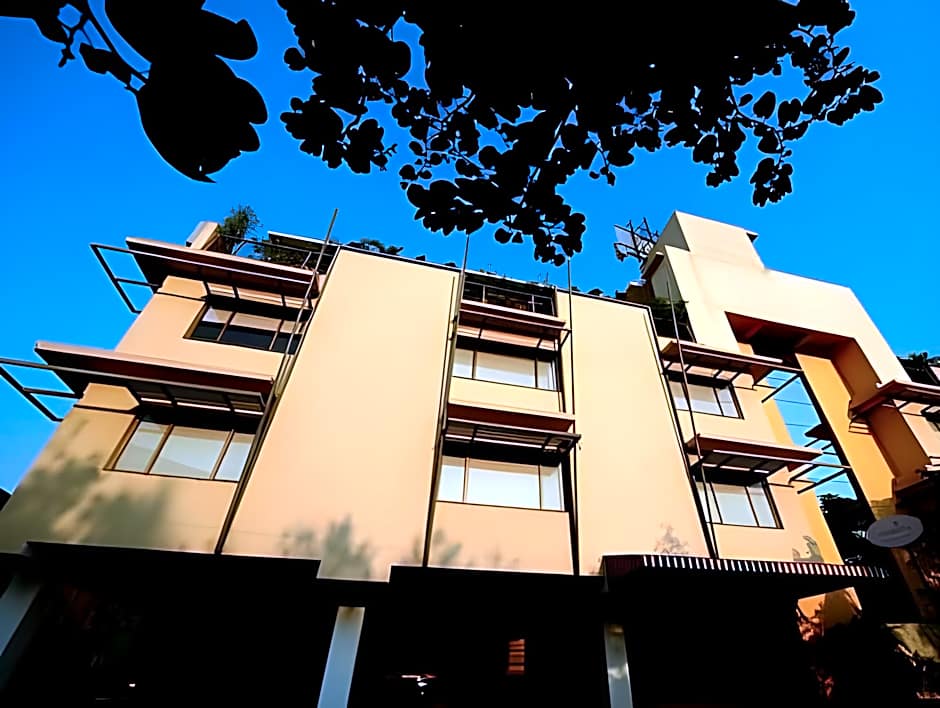 Hotel Dhans