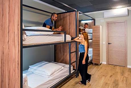 Bed in 12-Bed Mixed Dormitory Room