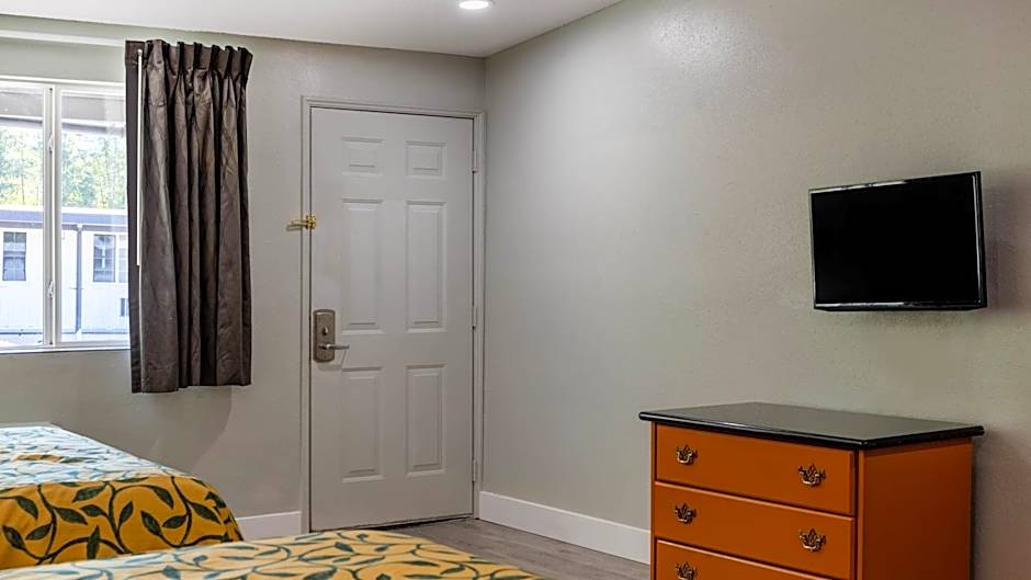 Motel 6 - Aberdeen, WA