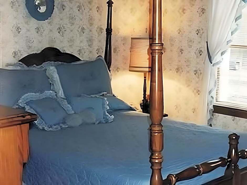 Sturbridge Country Inn
