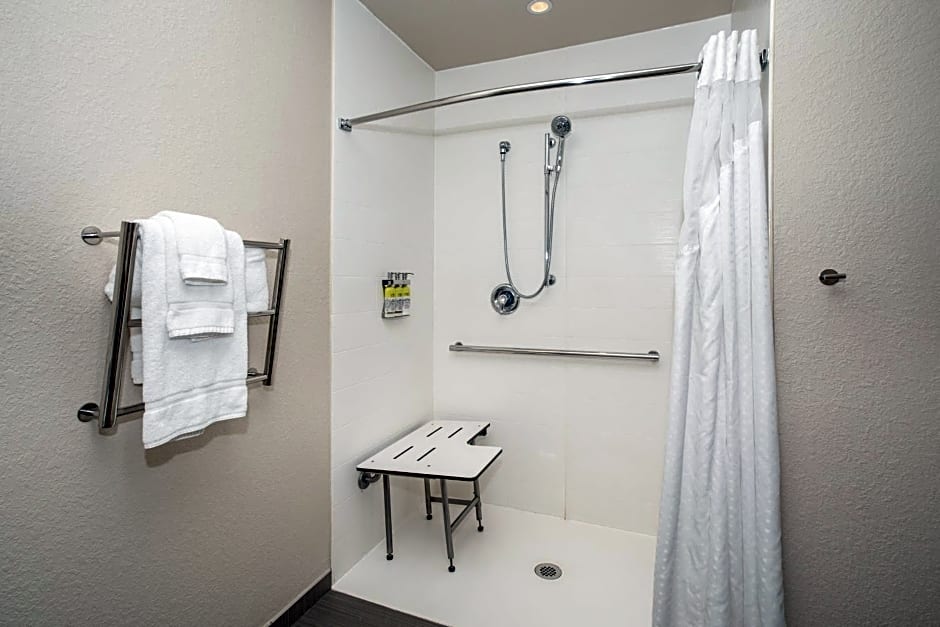 Holiday Inn Express & Suites Manhattan By IHG