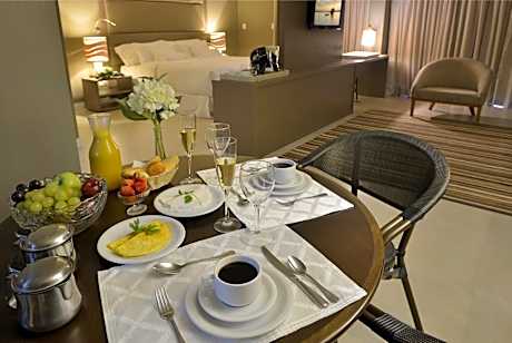 Premium Suite (2 Adults)