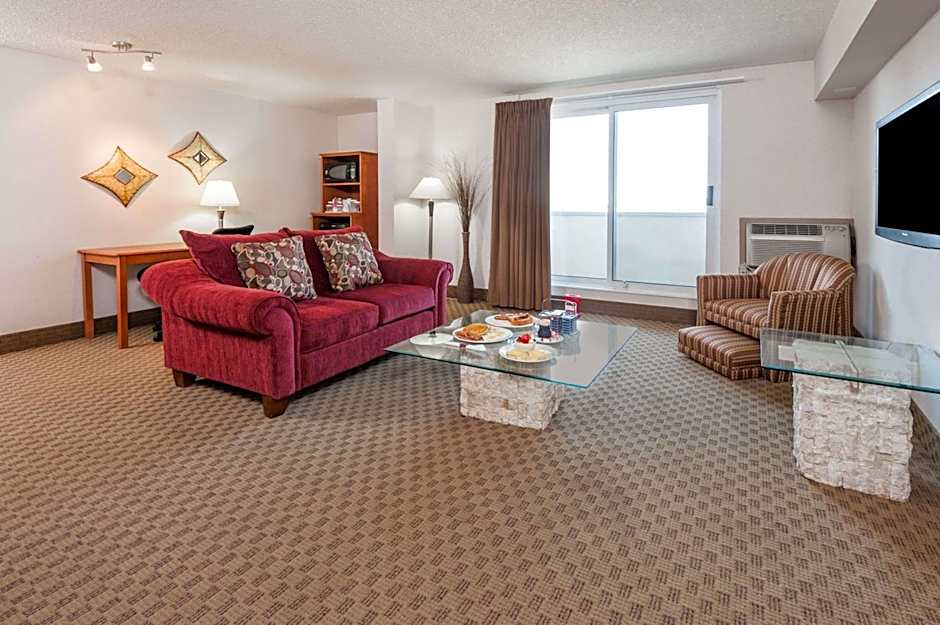 Ramada by Wyndham Edmonton South
