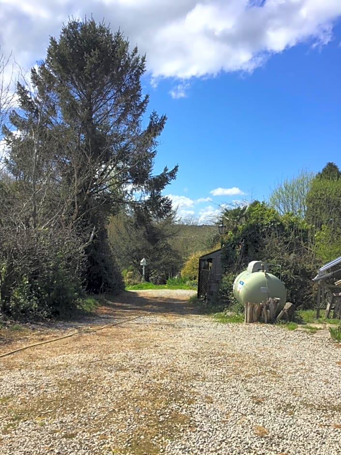 Tudor Lodge with pool & BBQ cabin