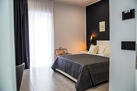 Queen Room with Pool View