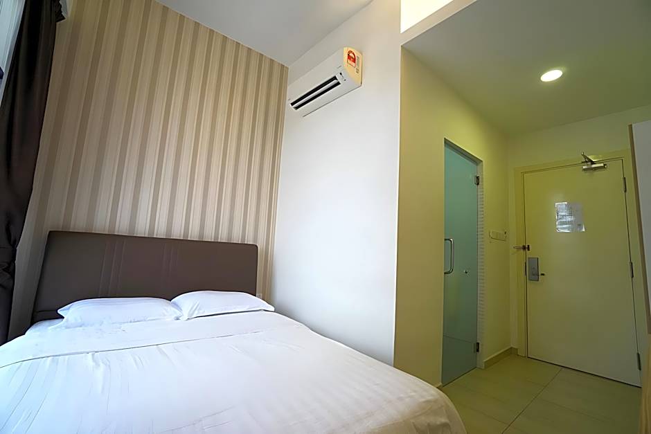 Crystal Garden Hotel (Seri Kembangan)