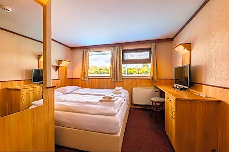 Standard Cabin on Boat with River View
