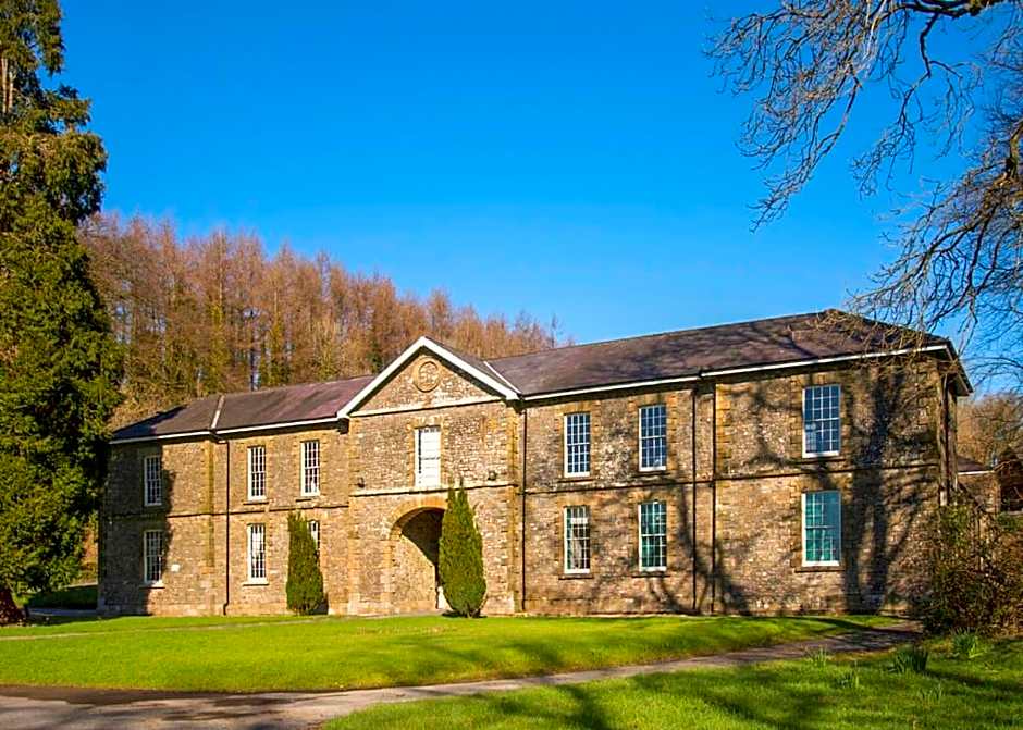 Pantglas Hall Lodges