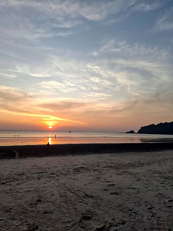 Baan Suan Kayoo 1 Long beach Aow Yai