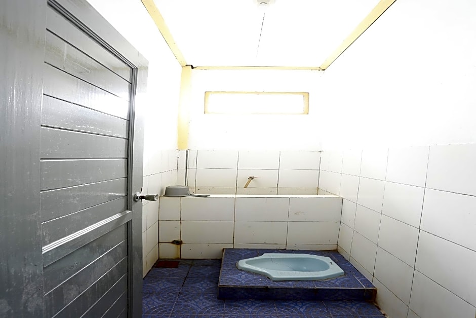 SPOT ON 92529 Penginapan Wisma Bintang Syariah Near MTs Al Ma'arif Kota Bangun