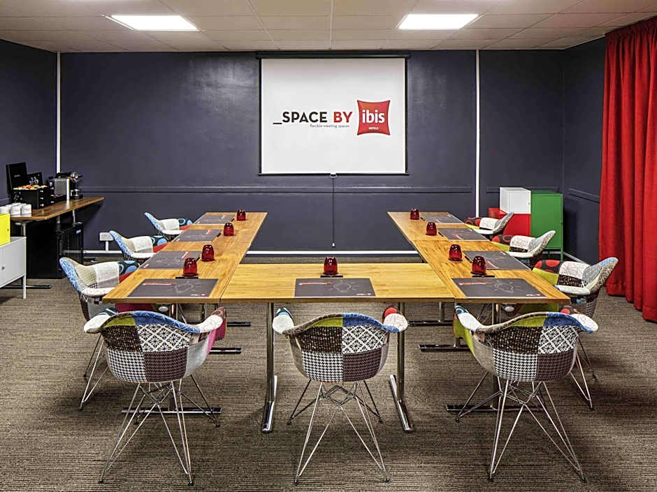 ibis London Luton Airport