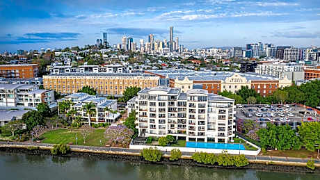 Goldsborough Place Apartments