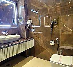 Mansarover Paradise Hotel