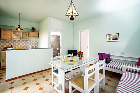 Apartment with Side Sea View