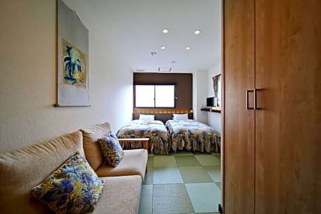 Twin Room with Shower