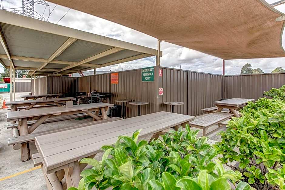 Arena Hotel (formerly Sleep Express Motel)