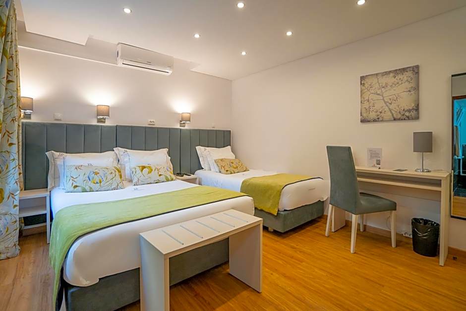 Dinya Lisbon Hotel & Lounge Bar