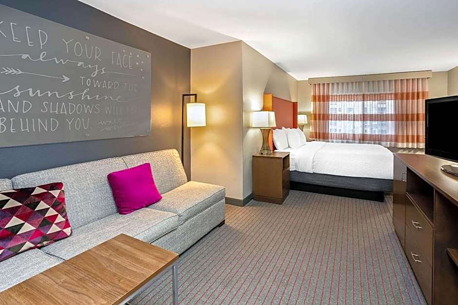 La Quinta Inn & Suites by Wyndham Seattle-Federal Way