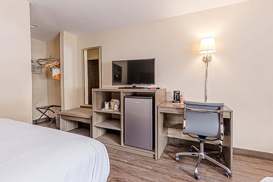 Econo Lodge Cherokee Near Island Park