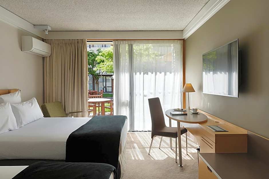 Novotel Queenstown Lakeside