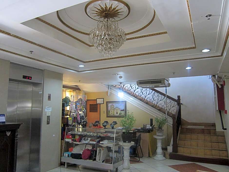 Plaza Maria Luisa Suites Inn