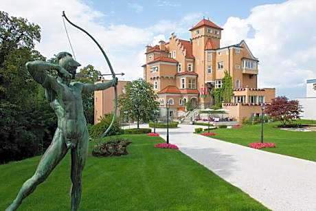Hotel Schloss Mönchstein