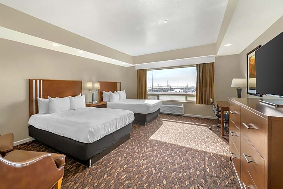 Photo 1 of 5 of 2 Queen Beds, Partial Harbor View
