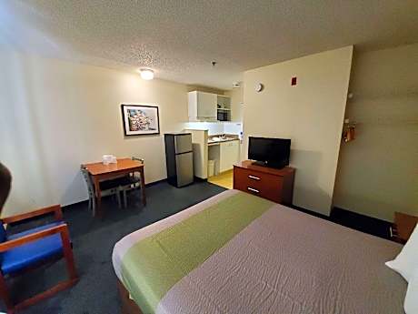 Queen Room - Smoking