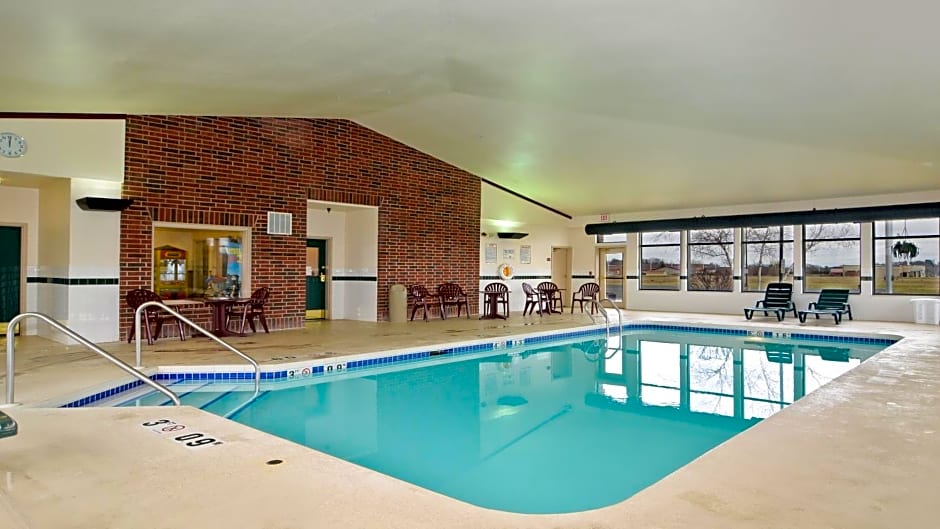 Holiday Inn Express Hotel & Suites Fort Atkinson